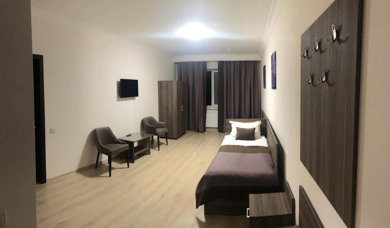 Non-Stop Economy Hotel Boryspilʼ Exterior foto